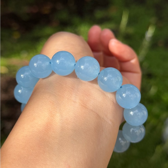 13.5mm stretchable blue chalcedony bracelet 0549 - Picture 3 of 7